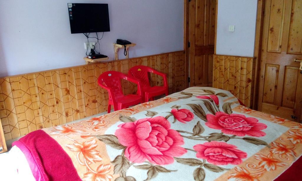Suraj Cottage Manali Bilik gambar